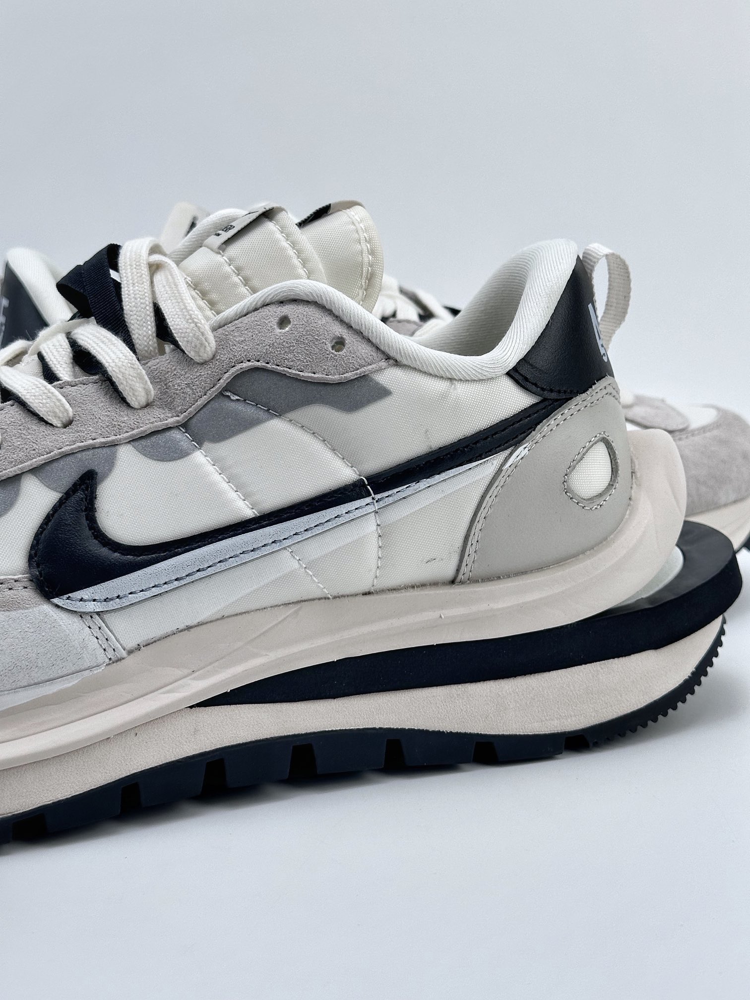 Sacai x Nike VaporWaffle 3.0”Beige Black”系列 DD1875-101