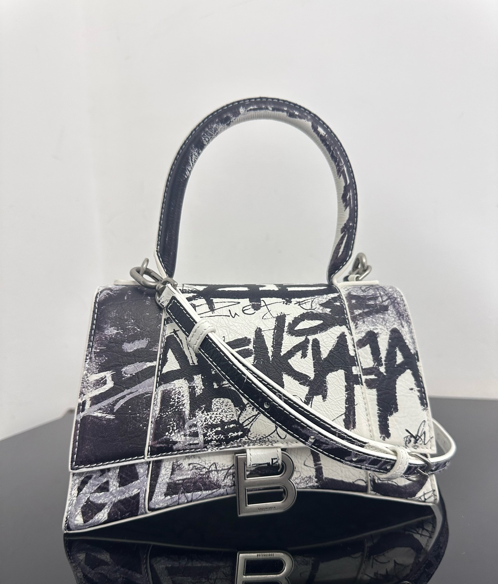 Hourglass bag crocodile-embossed calfskin graffiti handbag