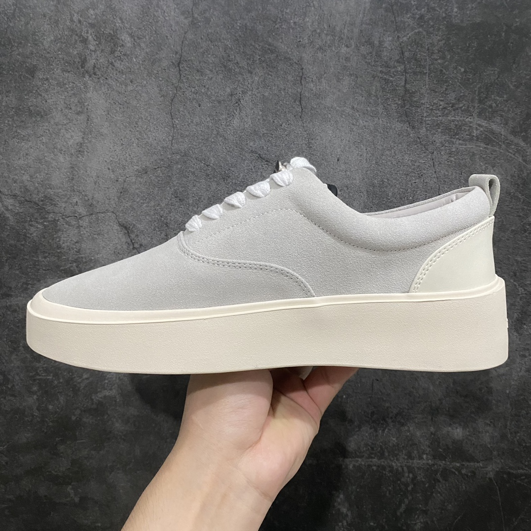 图片[2]-【莞产顶级】敬畏上帝/Fear of God FOG 101 Low Top Sneaker低帮板鞋 浅灰米白色欧美范儿必备 洛杉矶街头奢牌n平底低帮增高系带百搭休闲运动板鞋附赠精致鞋带与配防尘袋配件采用翻毛皮与牛剖革鞋面材质 外置耐磨橡胶大底 货号：SR18-7000-SUE-010 Size：39-45-莆田鞋批发中心