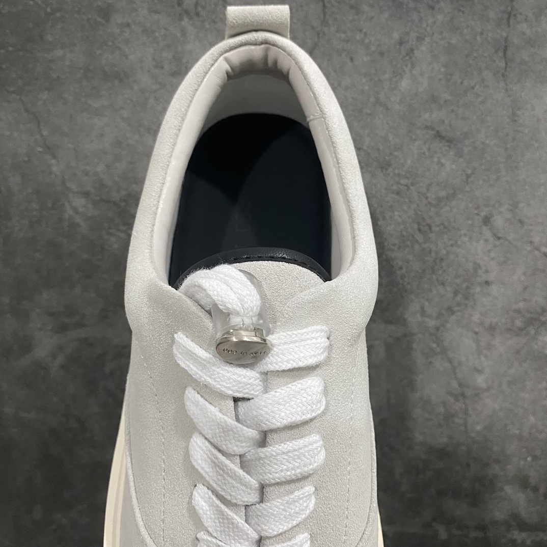 图片[8]-【莞产顶级】敬畏上帝/Fear of God FOG 101 Low Top Sneaker低帮板鞋 浅灰米白色欧美范儿必备 洛杉矶街头奢牌n平底低帮增高系带百搭休闲运动板鞋附赠精致鞋带与配防尘袋配件采用翻毛皮与牛剖革鞋面材质 外置耐磨橡胶大底 货号：SR18-7000-SUE-010 Size：39-45-莆田鞋批发中心