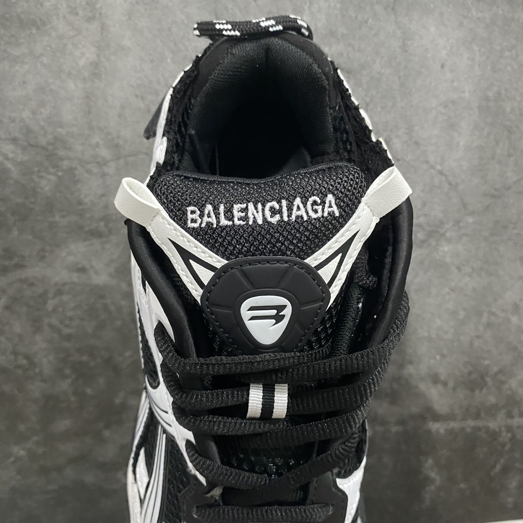 图片[8]-【VG版本】BALENCIAGA Runnern巴黎世家七代 黑白色nn此系列是通过溢胶、做旧、缝线等细节 展示了设计师 Demna 的运动鞋风格 用一双「旧鞋」传递复古感 后侧板、翘起的鞋头 则展示了 Demna 在结构上的未来构想 原装大盒从里到外一切百分百还原官方配置 顶级专供碾压一切版本 尺码：35 36 37 38 39 40 41 42 43 44 45 46-莆田鞋批发中心