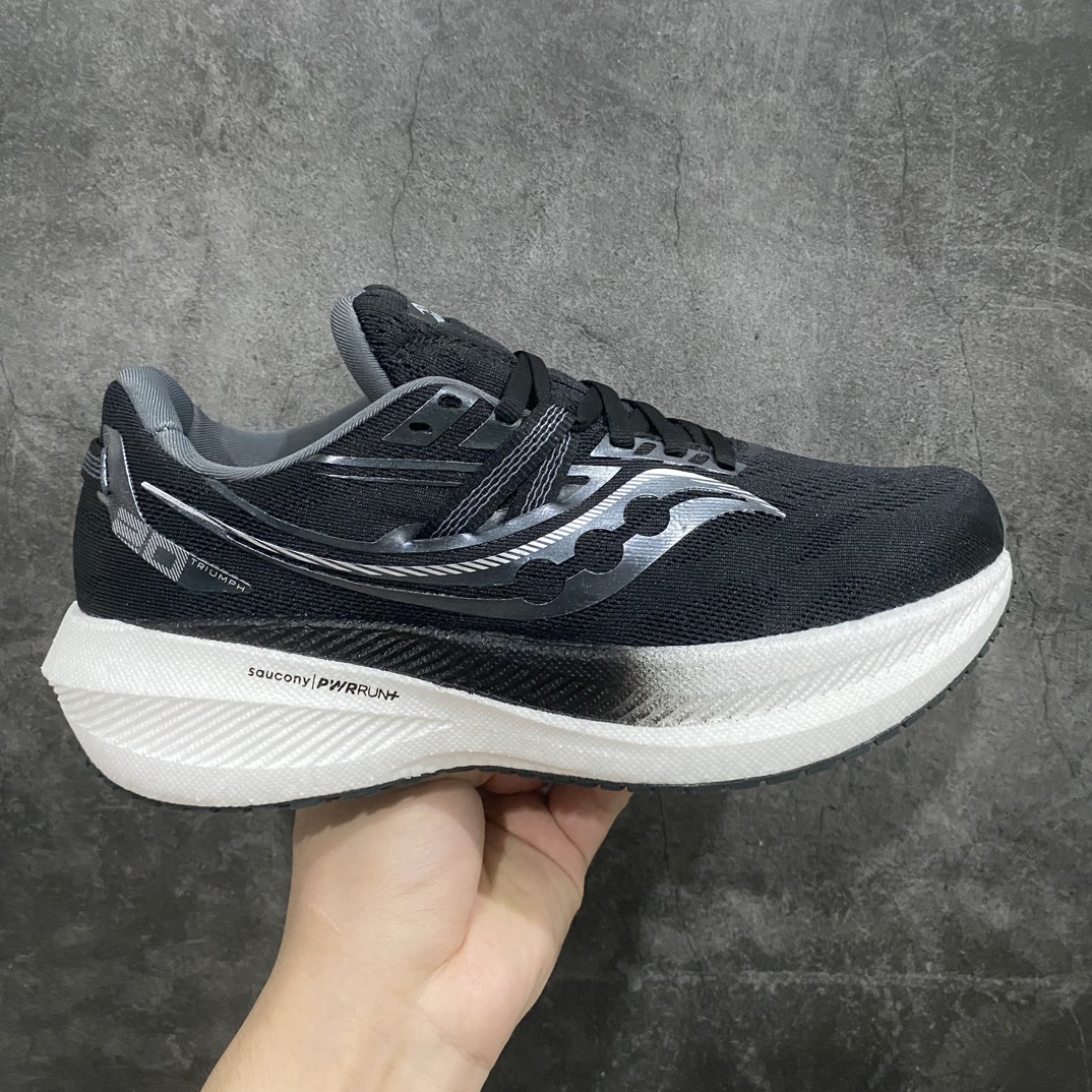 【纯原版】Saucony Triumph 20 索康尼胜利20代旗舰级缓震型跑鞋n市场最高版本 区别市场通货真爆版本n大底为PWRRUN+高弹缓震泡棉材质,兼具软和弹的性能，舒适踩S感，并非市场便宜版本的超软真爆底，鞋型立体直挺有型不软踏，中底带钢印，超高清洁度，硬质大鞋盒，非市场节约成本的小薄鞋盒，一分钱一分货！n此款性能相比前几代再升级：鞋面采用全新升级的工学网设计 贴合脚部更透气 中底部分使用最新的PWRRUN+材质 搭配PWRRUN+鞋垫使中底的大幅加厚 10mm坡差进一步提供缓震、回弹性能 内底则采用了FORMFIT动态适应系统 动态契合脚型 提升包裹性和舒适性 提供更卓越的动态回馈体验 XT-900橡胶大底 可提供良好的抓地力和较强抗磨性能 SIZE：36 36.5 37.5 38 38.5 39 40 40.5 41 42 42.5 43 44 44.5 45-莆田鞋批发中心