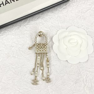 Chanel Jewelry Brooch Chains