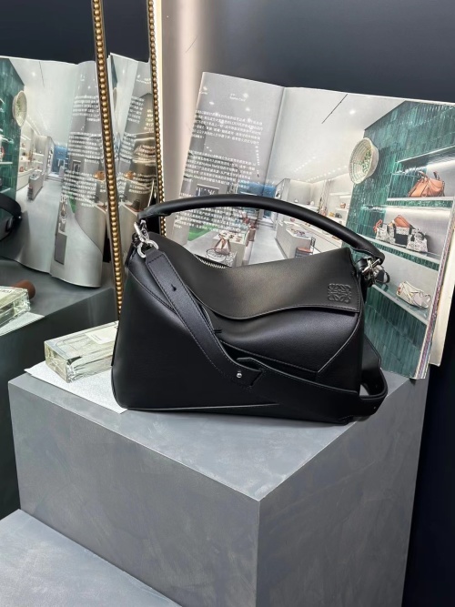 Loewe Puzzle Edge Bag Medium, Black Leather, Versatile Designer Handbag 1 Loewe Puzzle Edge Bag Medium, Black Leather, Versatile Designer Handbag