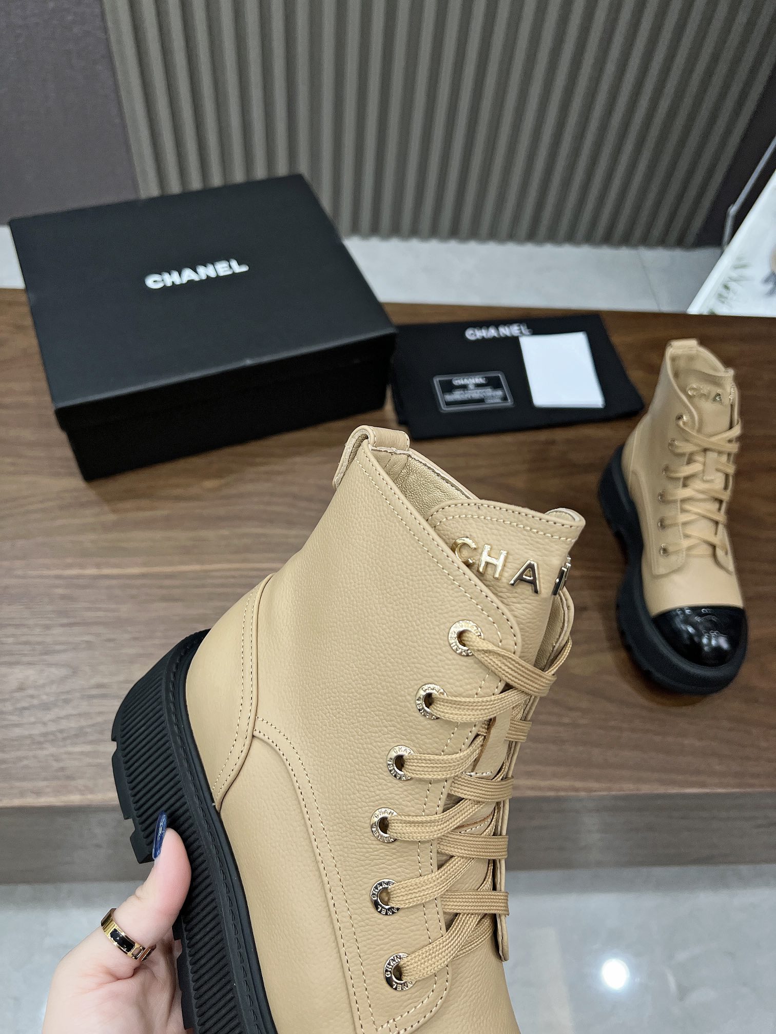 2023B Chanel otoño e invierno nuevo fondo grueso botas Martin 35-43