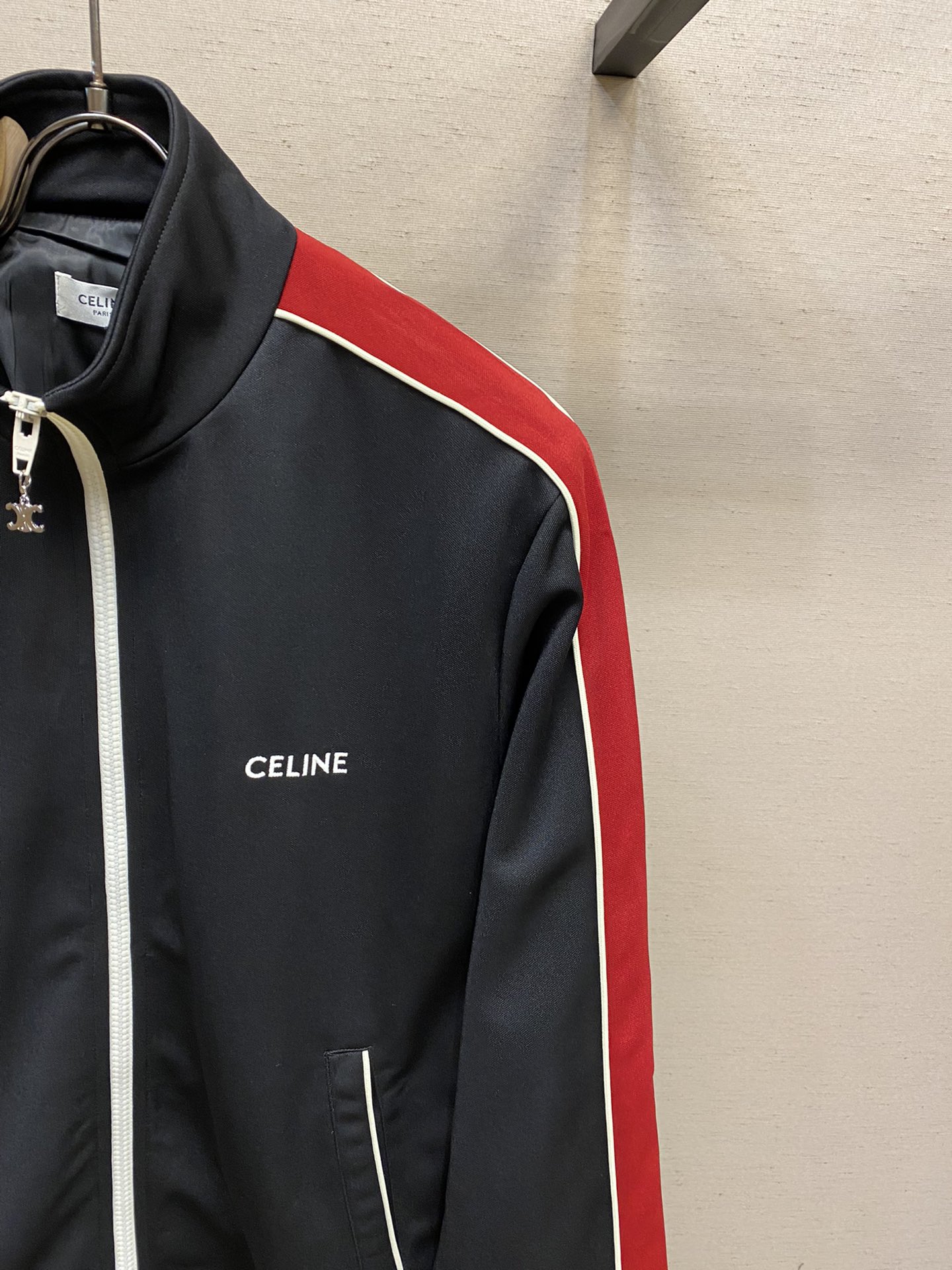 “High-Quality Embroidered Sports Coat with Stylish Tailoring and Lightweight Comfort in Various Sizes” - 图片 4