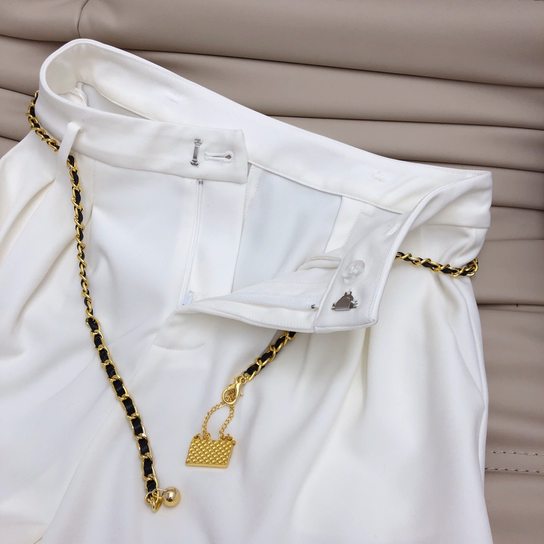 High-Waisted Wide Leg Trousers with Chain Detail - Chic and Versatile 3 i1694689885 4295 1