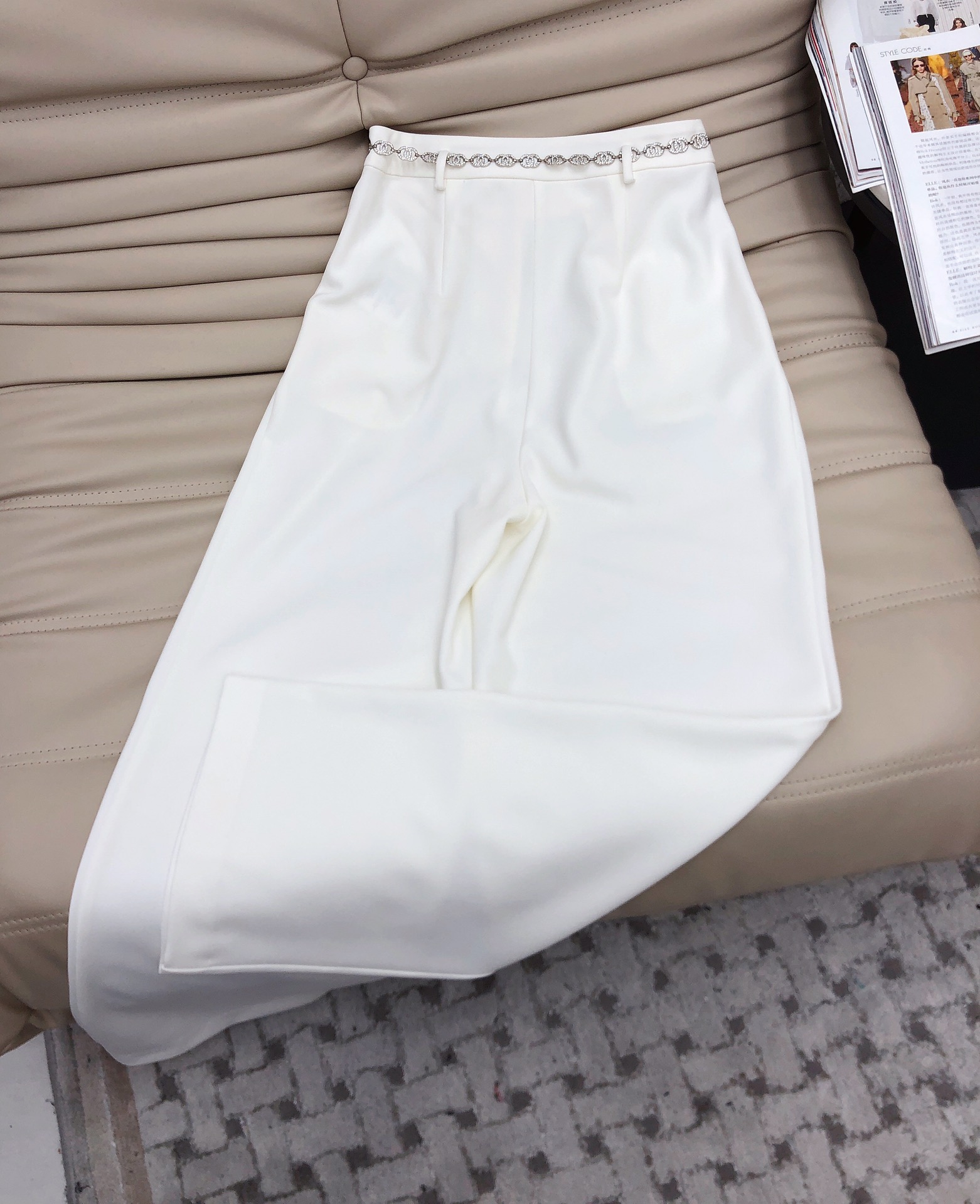 High-Waisted Wide Leg Trousers with Chain Detail - Chic and Versatile 7 i1694689885 9905 6