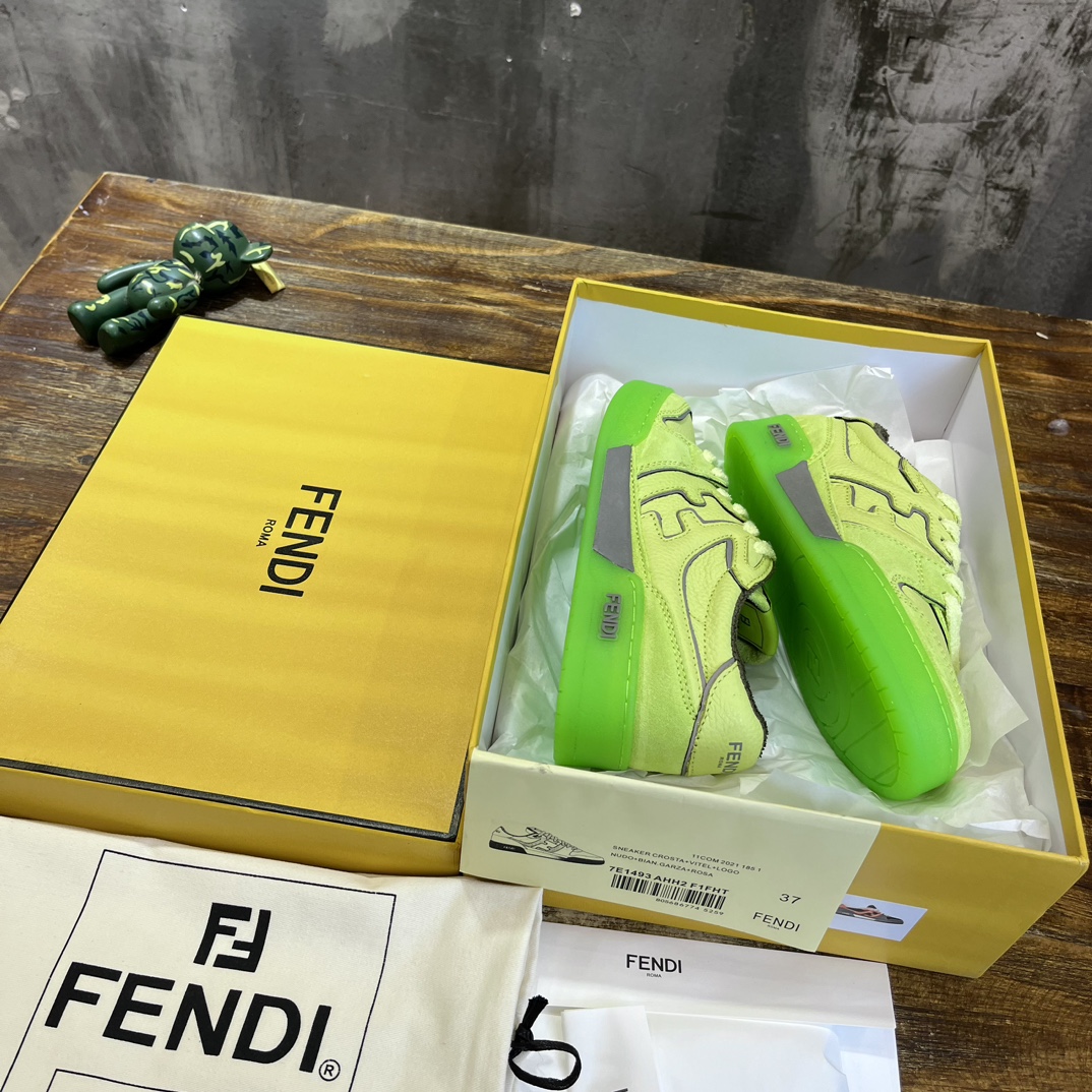 Fendi 区别通货 Fendi芬迪2023新款板鞋休闲运动鞋