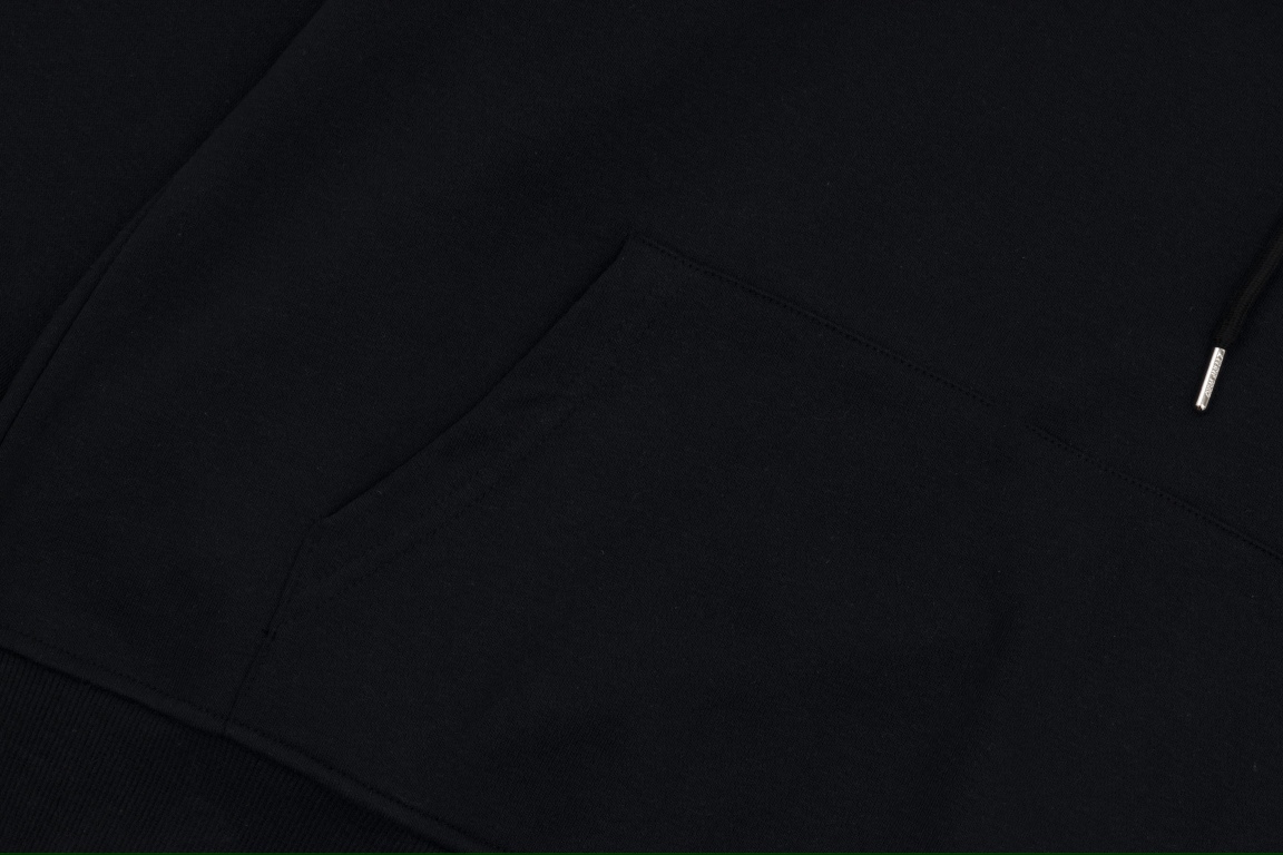 CELINE Handbags: High-Quality Fabrics and Impeccable Details for Fashion Enthusiasts - 图片 9
