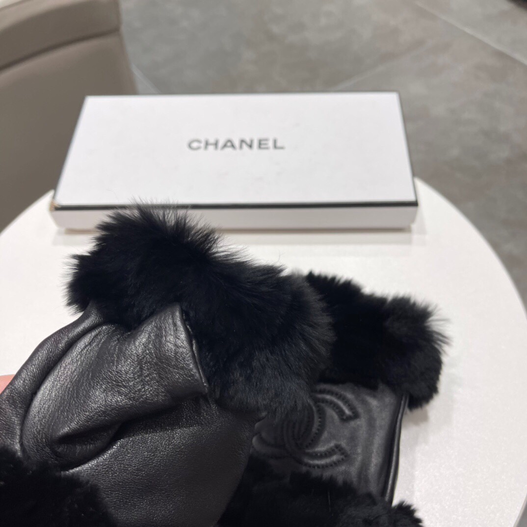 Chanel香奈儿2023秋冬短款懒兔毛手套值得对比同款不同品质秒杀市场差产品进口一级羊皮懒兔毛内里加绒