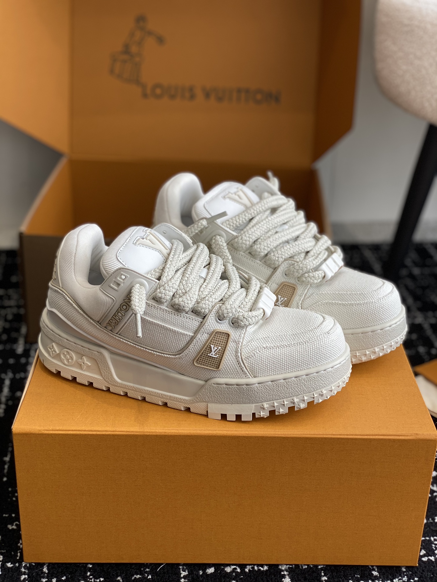 [Louis Vuitton Women