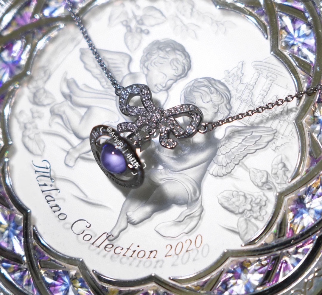 💰110 𝐕𝐢𝐯𝐢𝐞𝐧𝐧𝐞 𝐖𝐞𝐬𝐭𝐰𝐨𝐨𝐝🪐✨ 经典土星项链 项链vivienne westwood西太后土星项链!英国时装设计师,时装的朋克之母!时尚潮流风格,品质强大,超美的设计!简约大气刺绣Logo‼精致💎这个款不用担心不好看,因为经典的元素洋气的新设计!赠礼的完美之选,充分展现个性风范。品质非常整个首饰给人大牌气场的同时又非常精致,让整个人的层次提升好几个level💟绝对值得入手‼️🌟