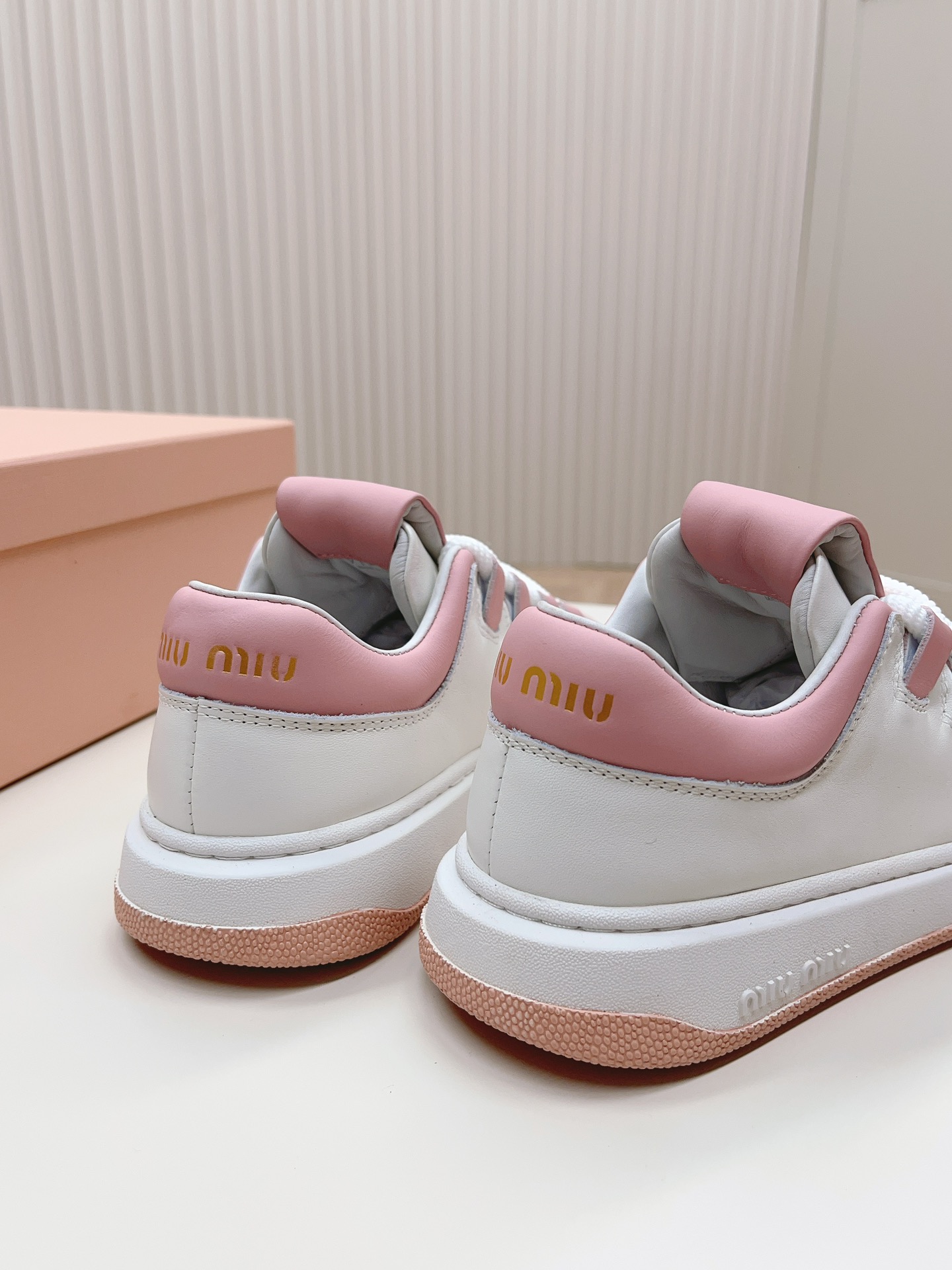 最新色系！缪缪miumiu2023新