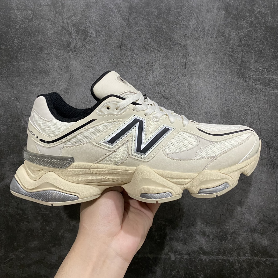 【纯原版】新百伦 New Balance NB9060 米灰色U9060DUAn 全套原楦原纸板原厂数据开发 进口三明治网面 原装进口翻毛皮料正确绒感卡色 正确中底拉帮中底网布细节 原厂标裁 带紫光防伪 定制后跟透明水晶模块 冲裁组合 大底贴合程度胶水上色把控完美 整洁度挑战全网艺术家 多道序QC把关品质完善 匠心打造 耗时两个月开发完成 工艺极其复杂难度可想而知 新开独立私模大底 全网唯一正确六层组合大底 高端零售专供产物Size：36 37 37.5 38 38.5 39 40 40.5 41 42 42.5 43 44 45 46.5-莆田鞋批发中心