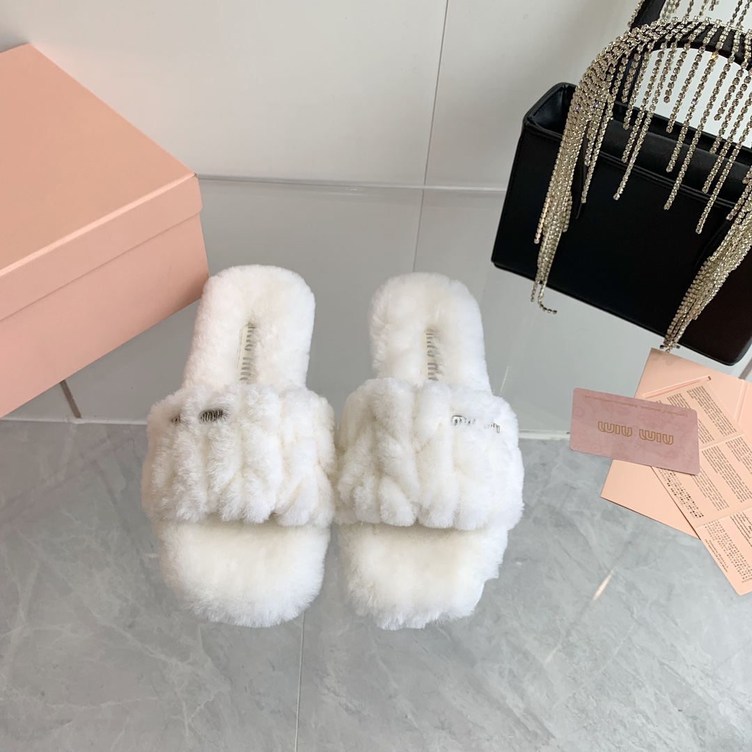 MiuMiu Zapatos Pantuflas Dermis Piel de oveja Lana Colección otoño – invierno