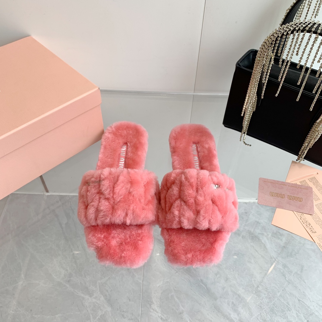 MiuMiu Zapatos Pantuflas Dermis Piel de oveja Lana Colección otoño – invierno