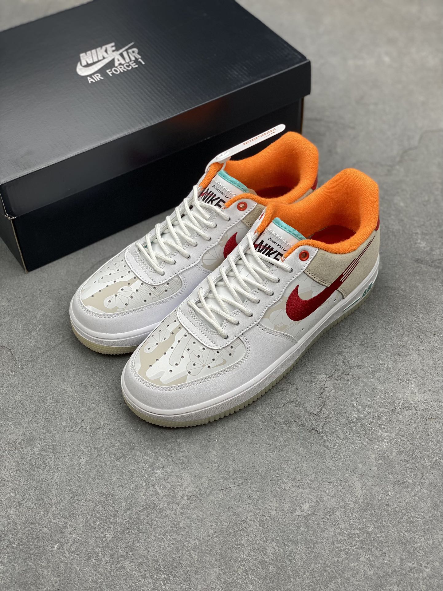 Nike Air Force 1 Low '07: Casual Comfort with Stylish Red Accents 9 i1694734403 5888 7