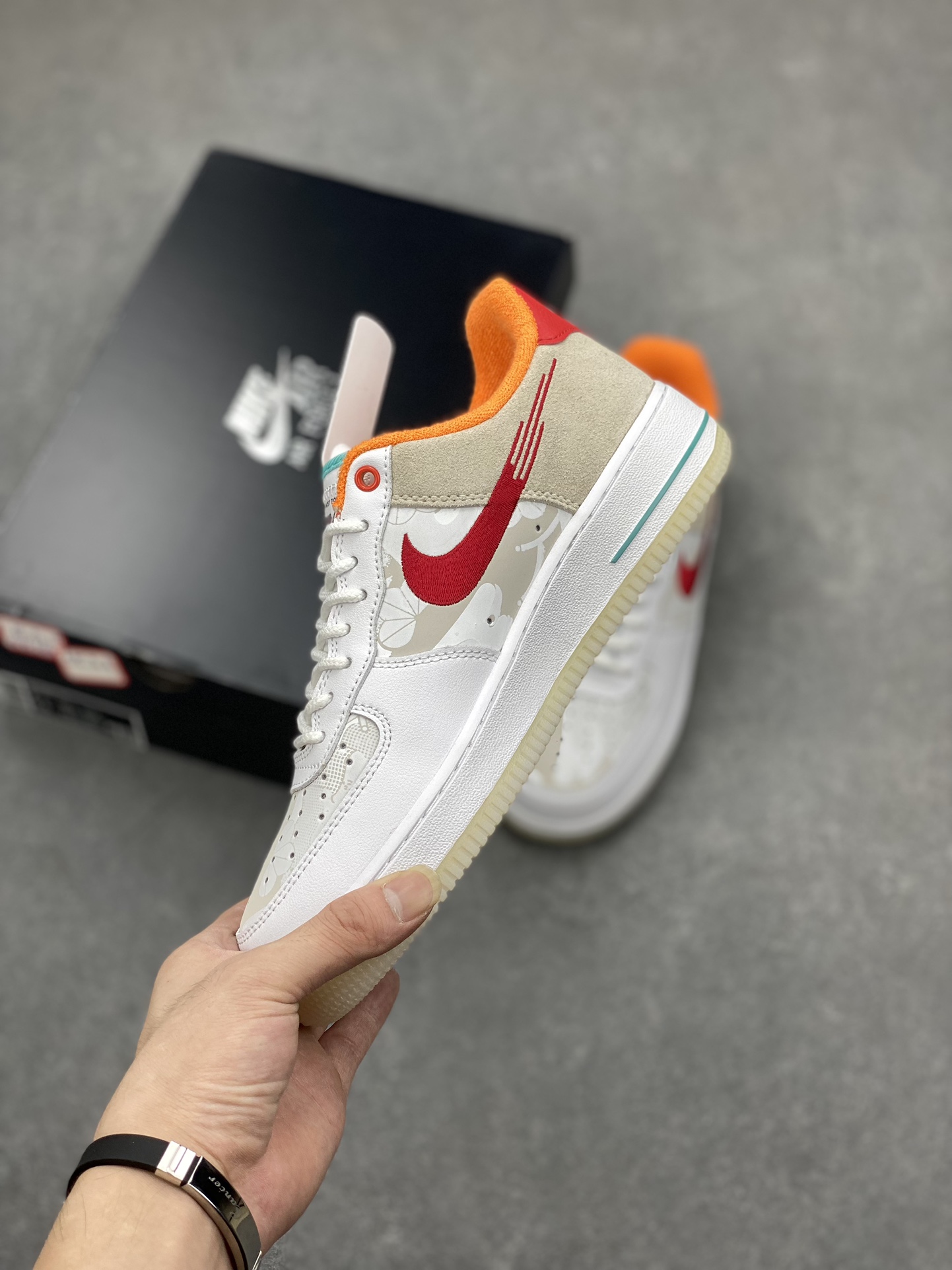 Nike Air Force 1 Low '07: Casual Comfort with Stylish Red Accents 4 i1694734403 7258 2