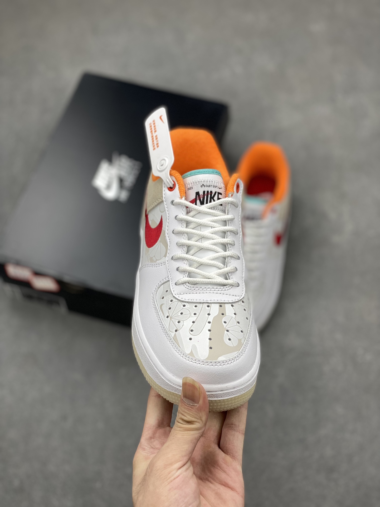 Nike Air Force 1 Low '07: Casual Comfort with Stylish Red Accents 3 i1694734403 8770 1