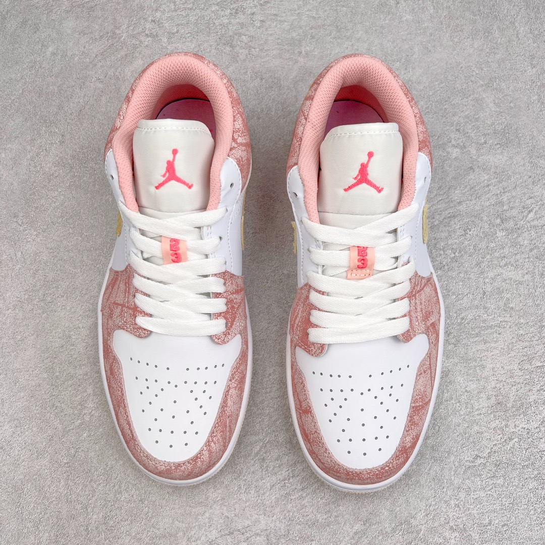 图片[2]-💰120 ＃yh版 超强套现福利‼Air Jordan AJ1 Low 低帮系列 知名大厂出品 工厂配套商长期套现 正常出厂触碰不到的单价 百分百全新货品 零氧化发霉 给足利润空间操作 超乎所想的高性价比 原装楦头纸板开发 完美鞋型 超高清洁度 鞋型不臃肿别扭 原厂内置全掌气垫 A模大底 鞋舌AJ原厂专用牛津布 AJ专用反口珍珠布 原厂无杂质高弹内里海棉 特殊封边弹力鞋带 原鞋开模 拒绝公底 购置公司同步原材料 都有细节原汁原味 忠于原版 SIZE：36 36.5 37.5 38 38.5 39 40 40.5 41 42 42.5 43 44 44.5 45 46 47.5 编码：Dby1936090-运动鞋