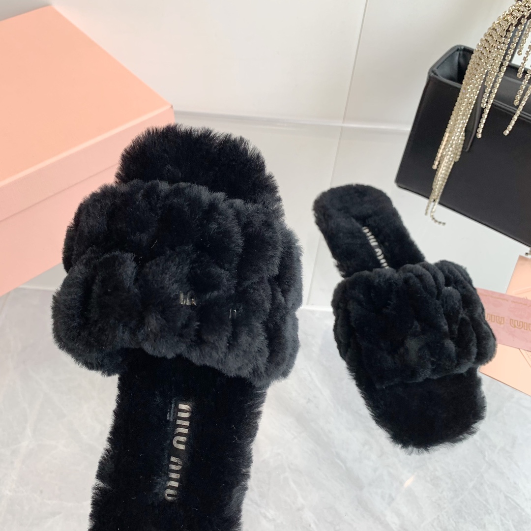 Miu Miu Classic Luxury Leather Shoe Loafer Ref 6