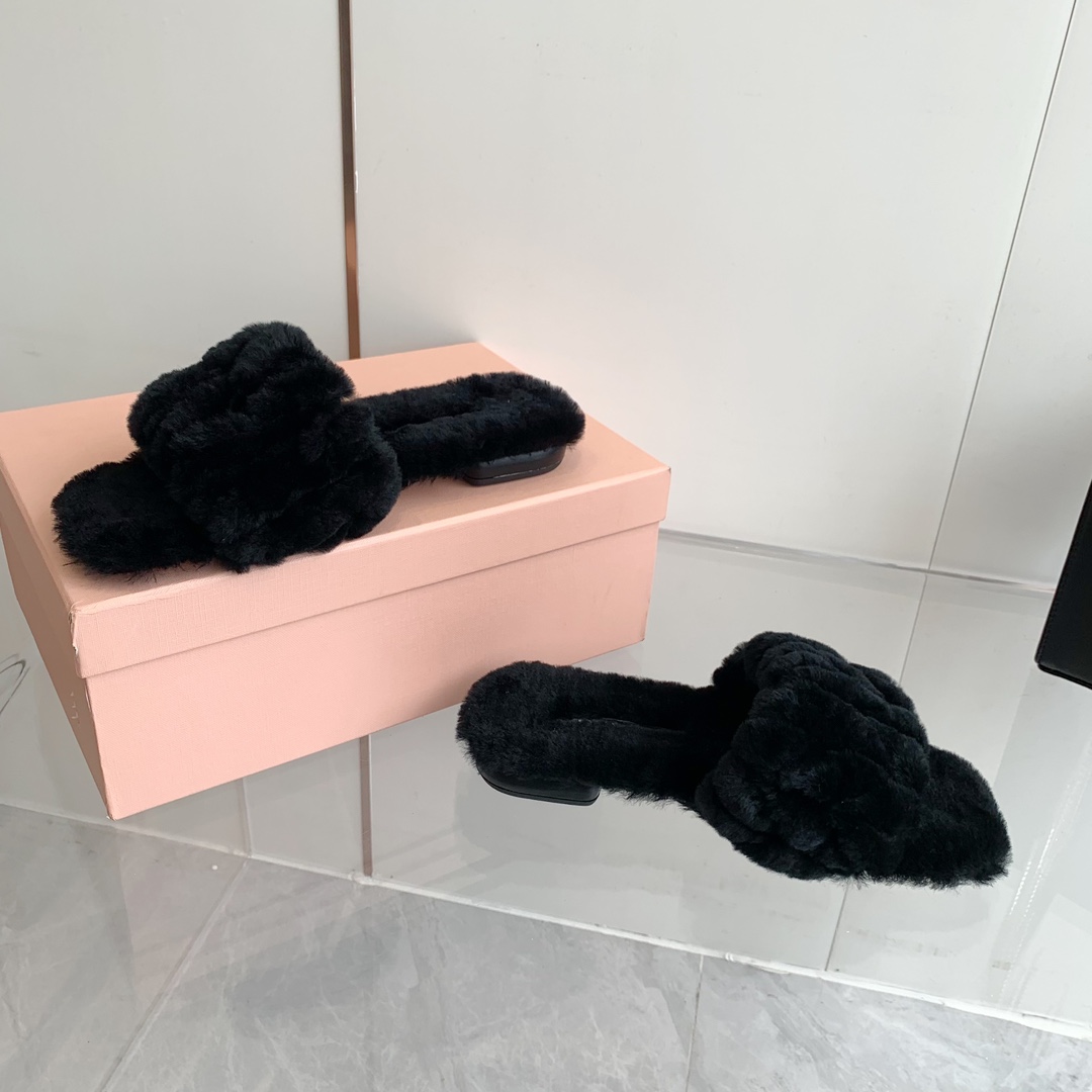 Miu Miu Classic Luxury Leather Shoe Loafer Ref 8