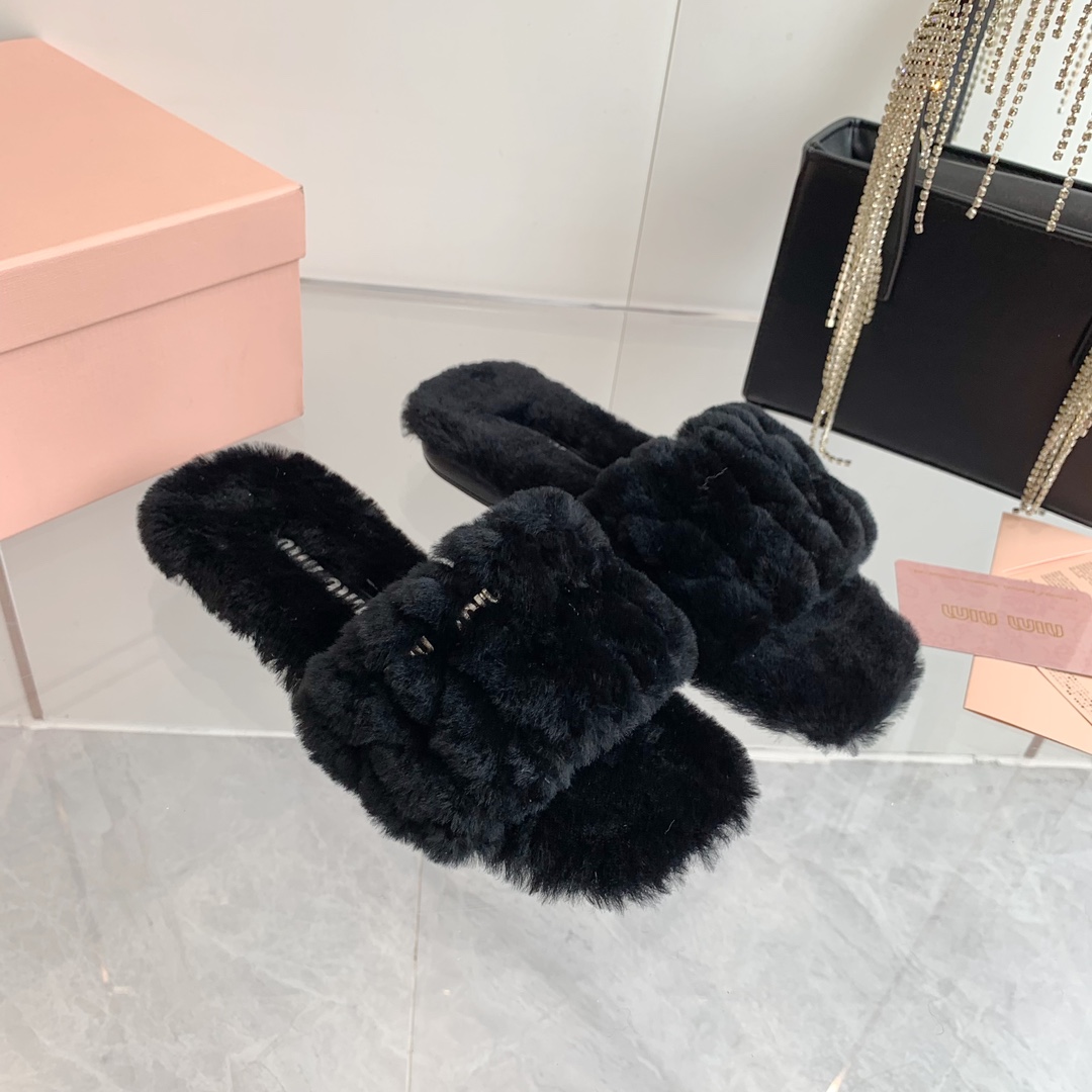 Miu Miu Classic Luxury Leather Shoe Loafer Ref 3
