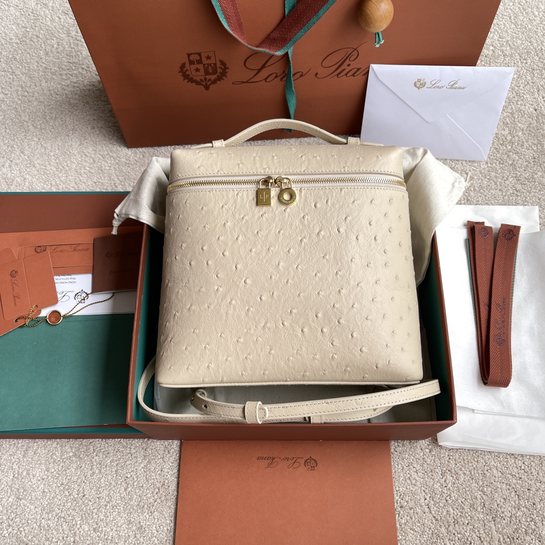 NO:205724,~(not suitable for packaging) L backpack #backpack #ostrich pattern series #Inca stone [imported original leather   pure steel gold hardware] Calfskin ostrich pattern production main material ~ sheepskin lining # High-end ostrich pattern backpack has a unique trapezoidal shape appearance. Practical and large capacity design makes it an ideal accessory for busy daily life. Height 23.5cm*width 21cm*deep 8cm. Item number: FAN 4193, LP, loro piana, backpacks, cowhide, sheepskin19860909～(不配包装) L 双肩包#背包#鸵鸟纹系列#印加石【进口原厂皮 纯钢金色五金】 小牛皮鸵鸟纹制作主体材质~羊皮里料# 高端驼鸟纹双肩包拥有别致的梯形外观.实用大容量设计,使其成为繁忙日常理想配件. 高度23.5cm*宽度21cm*深度8cm. 货号:FAN 4193,LP,loro piana,backpacks,cowhide,sheepskin,Bag