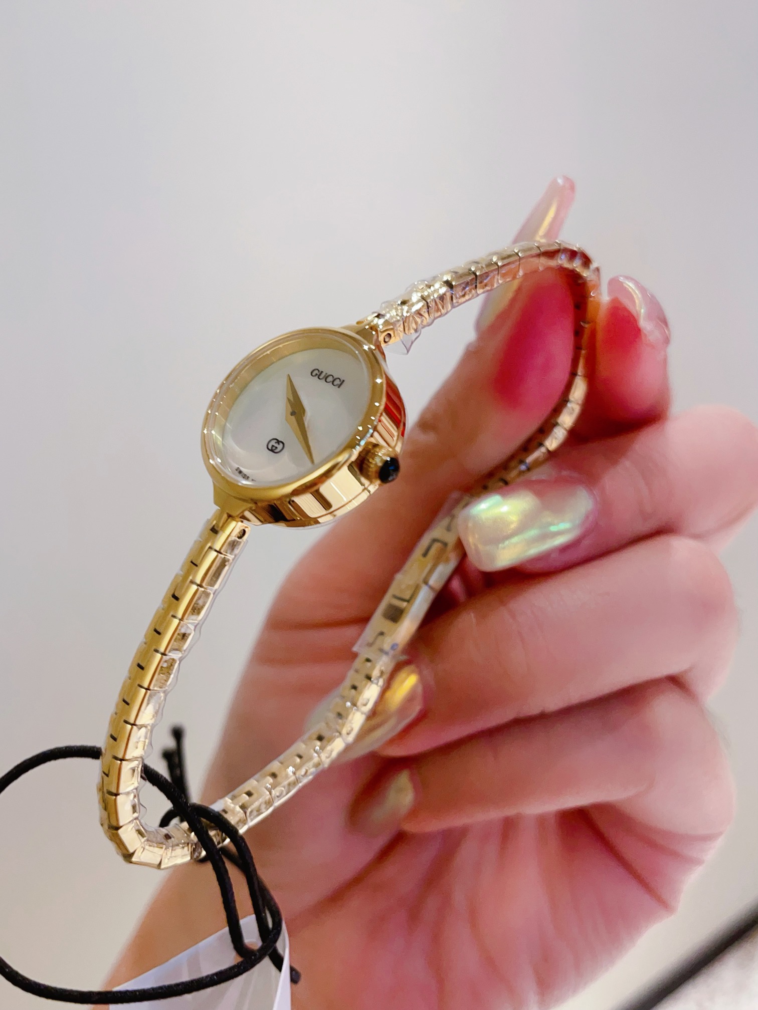 Vintage Gucci Watch: Timeless Style with Japanese Influence, Swiss Movement, 23mm Fine Chain - 图片 5