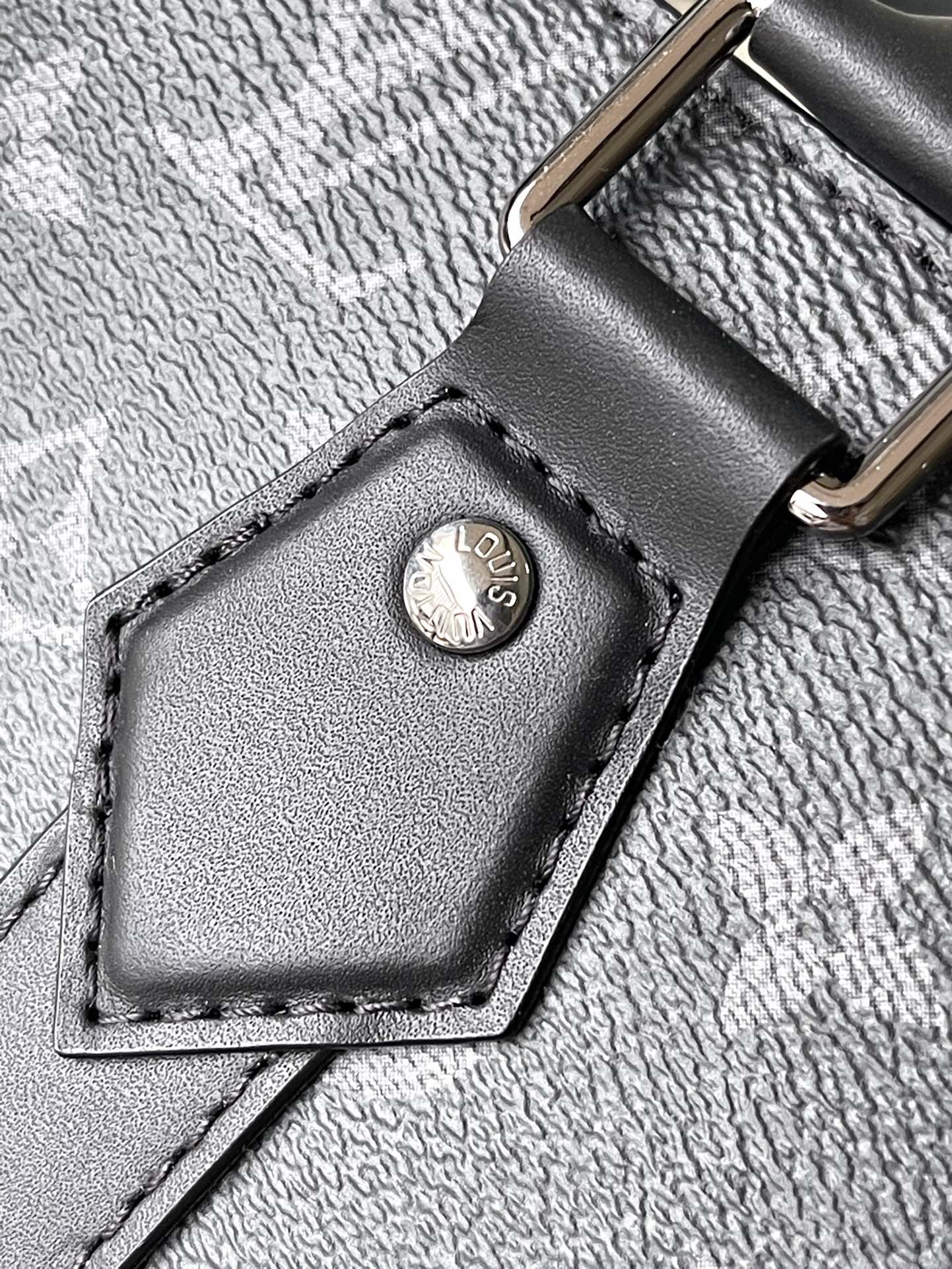 顶级原单 M46452 黑花 本款Sac Plat手袋取材Monogram压纹Taurillon皮革 7