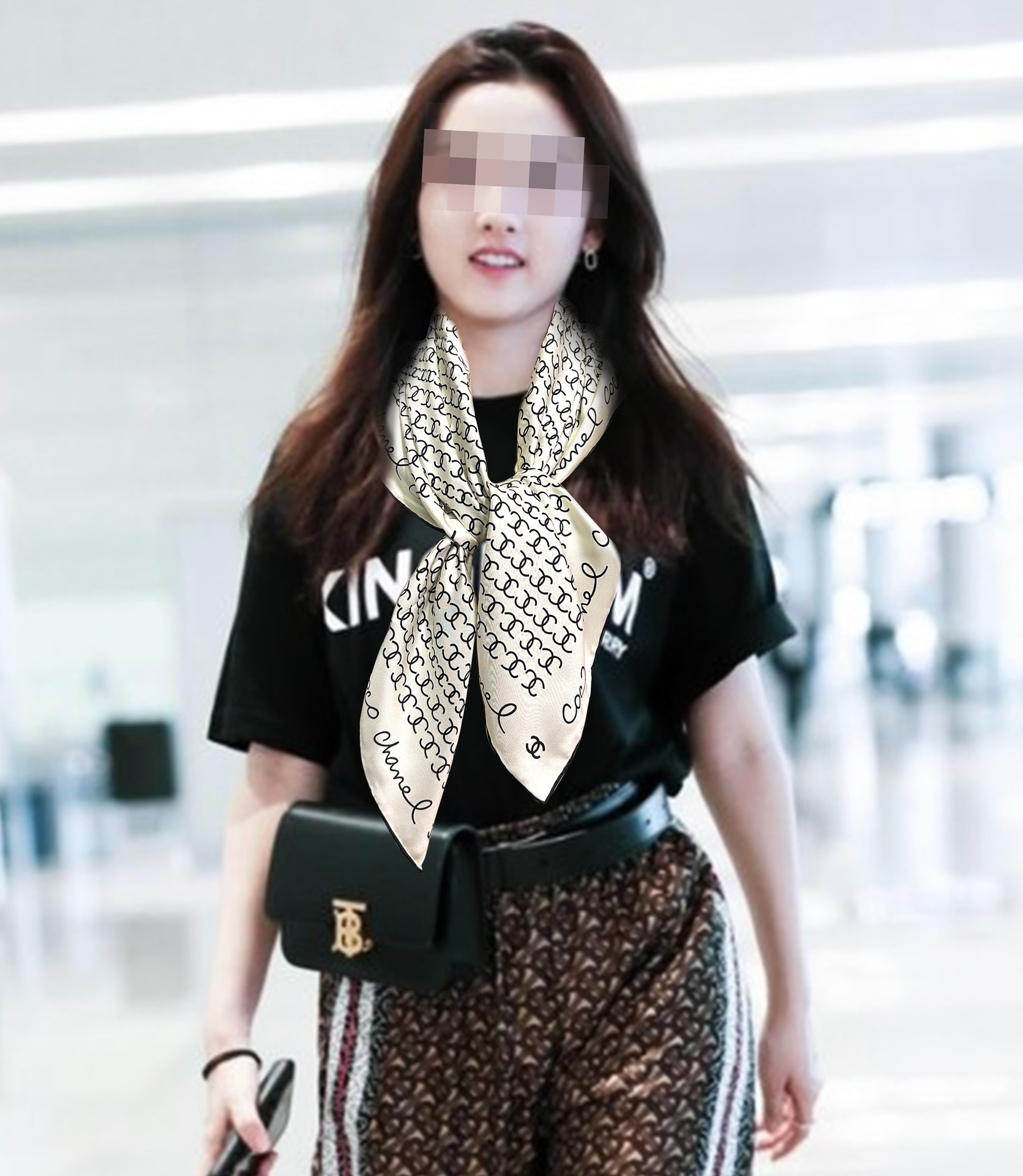 CHANEL香奈儿童趣字母真丝围巾