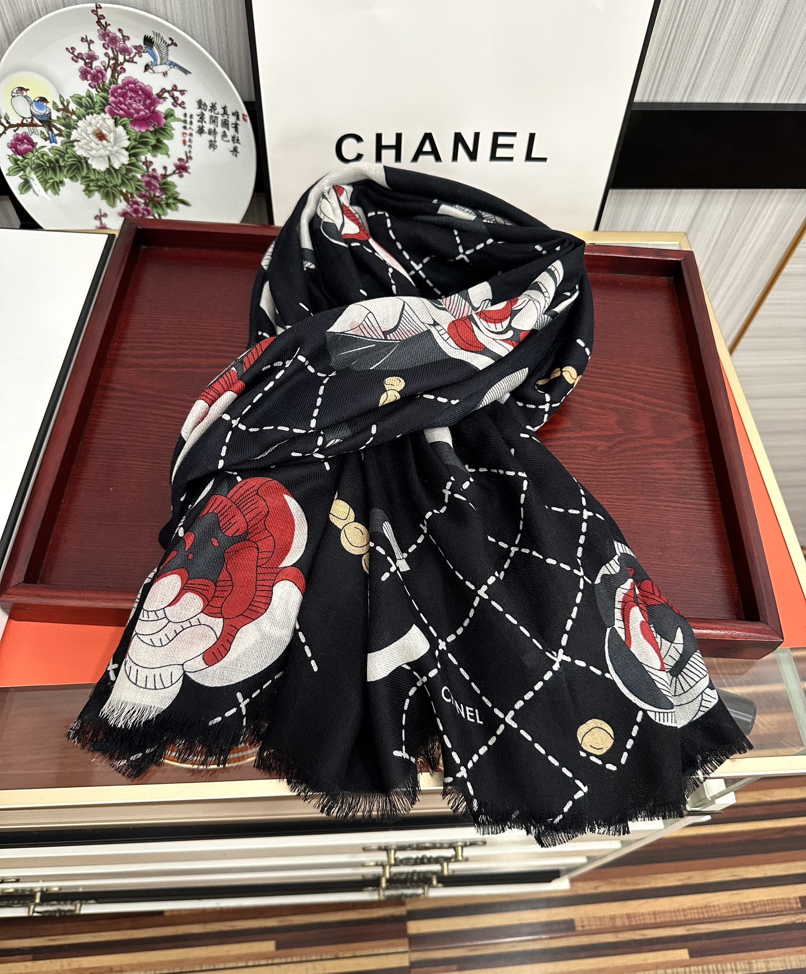 CHANEL香奈儿花朵双c羊绒长巾