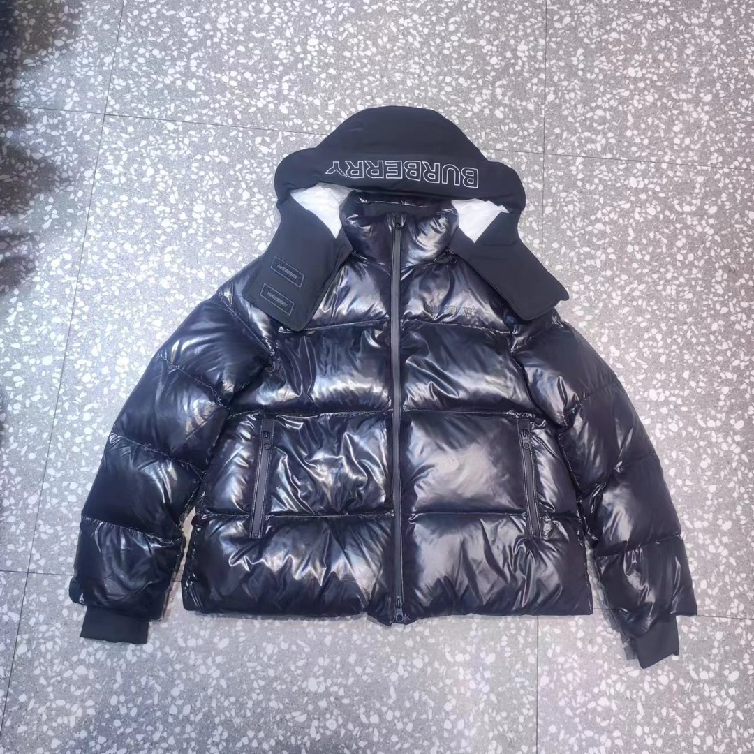 Guangzhou high-version Burberry women's detachable hood nylon down jacket. Sizes: S, M, L, XL. Colors: black, white.-Big cat