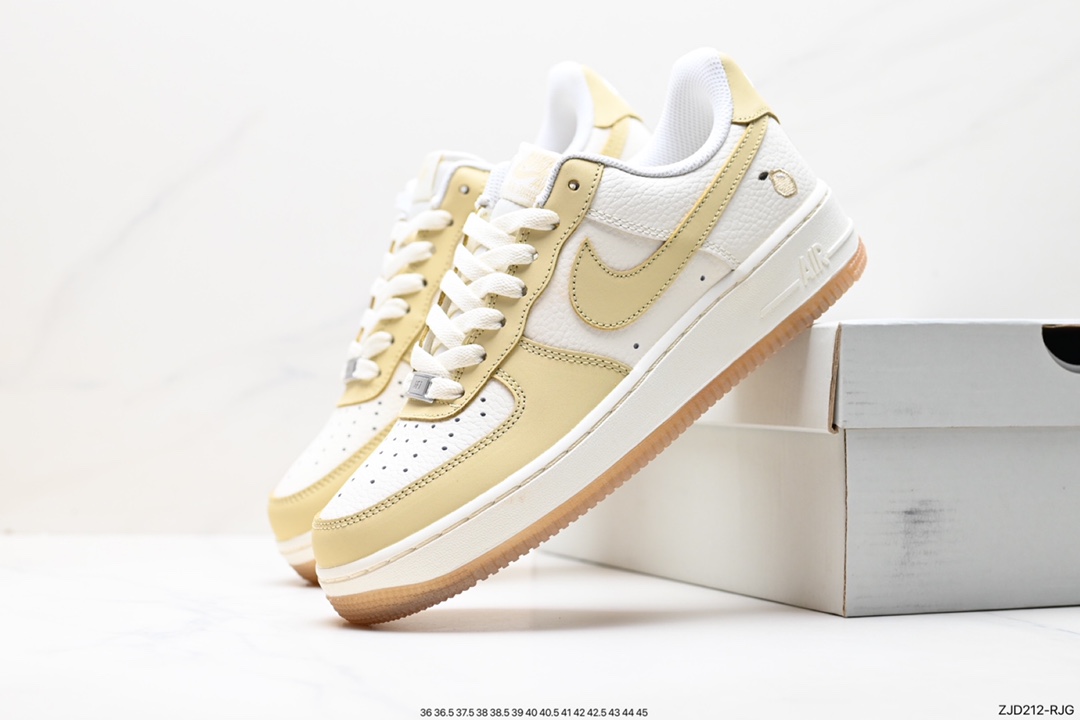 Nike Air Force 1 '07 Low original last and cardboard AA6902-700