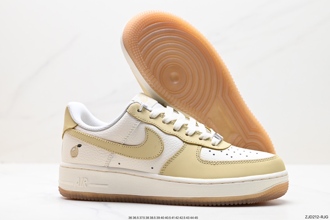 Nike Air Force 1 '07 Low original last and cardboard AA6902-700