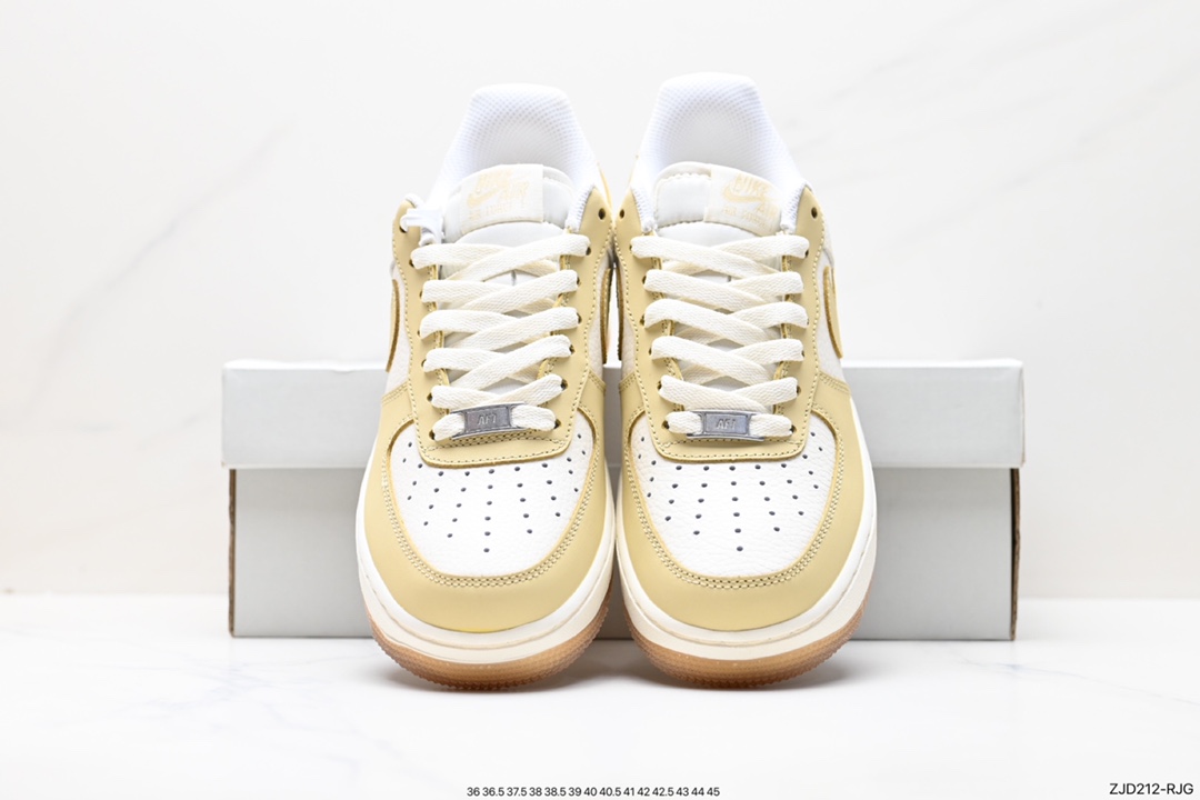 Nike Air Force 1 '07 Low original last and cardboard AA6902-700