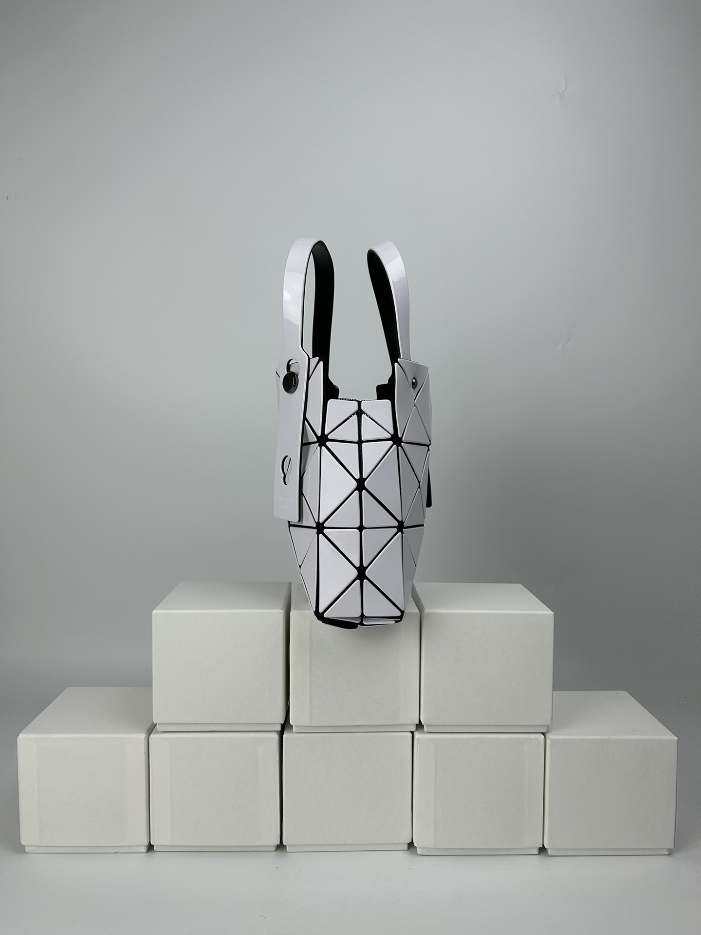 Issey Miyake 全新的三宅一生 CARAT系列