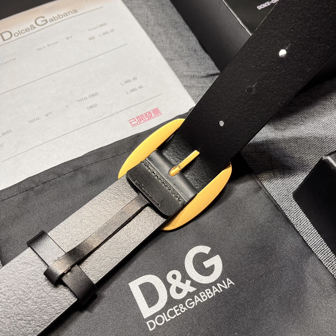    DG。宽.4.0cm  Dolce&Gabbana 新款 Re-Edition 时装秀是一次回归品