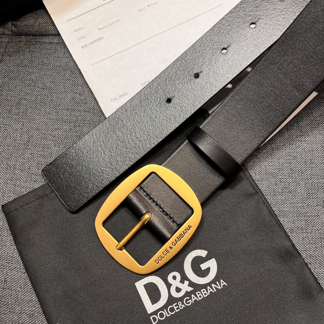    DG。宽.4.0cm  Dolce&Gabbana 新款 Re-Edition 时装秀是一次回归品