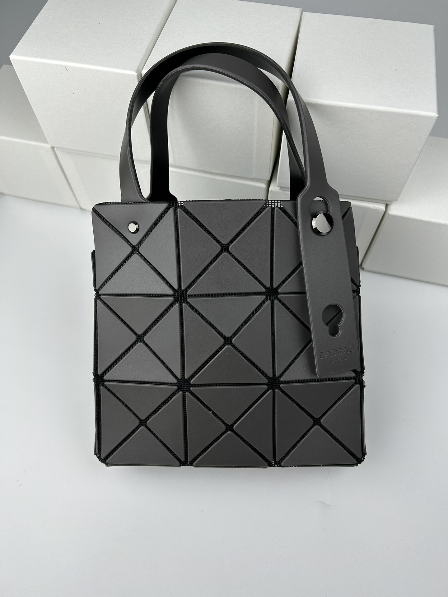 Issey Miyake ～全新的三宅一生 CARAT系列