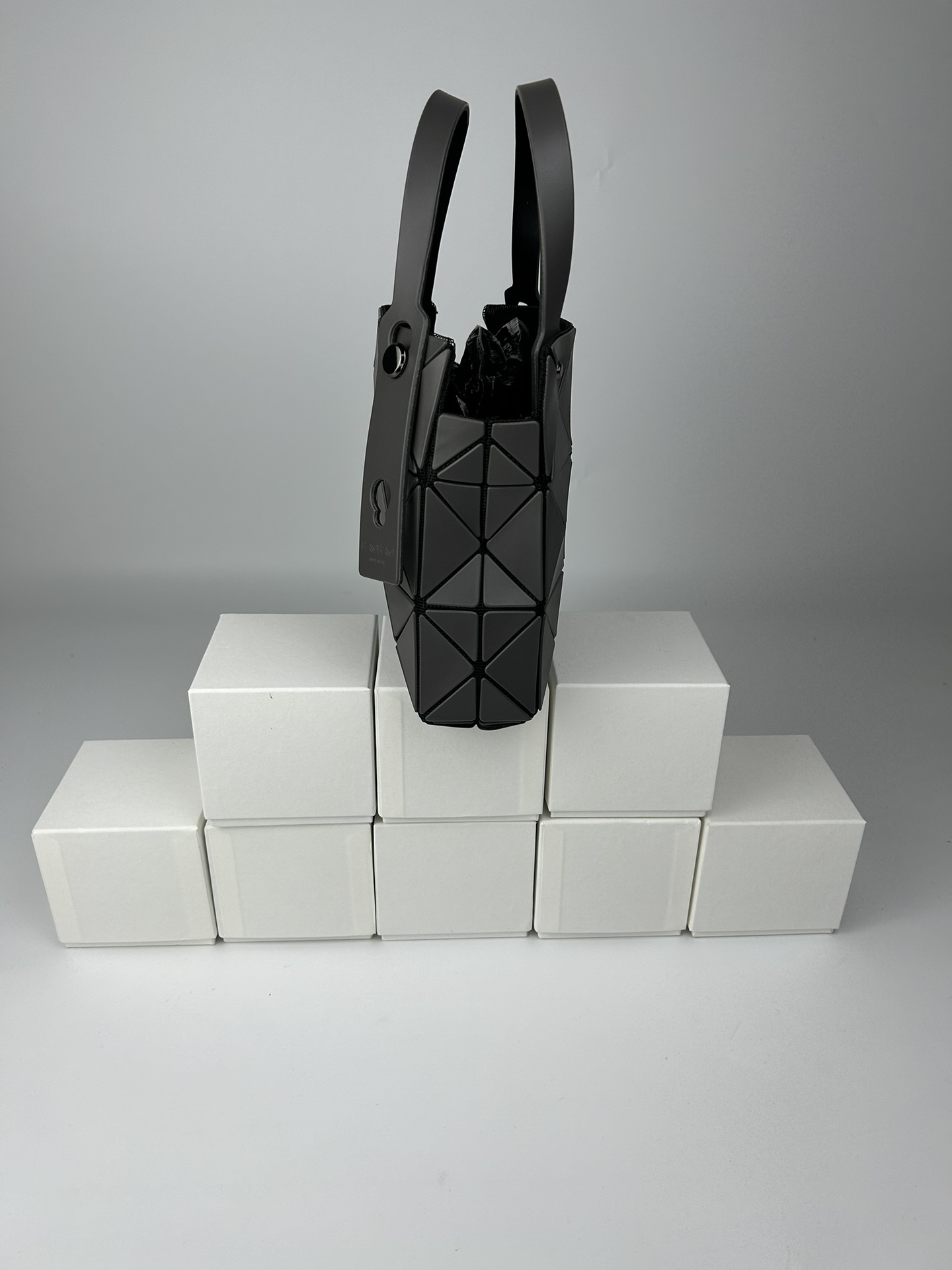 Issey Miyake ～全新的三宅一生 CARAT系列