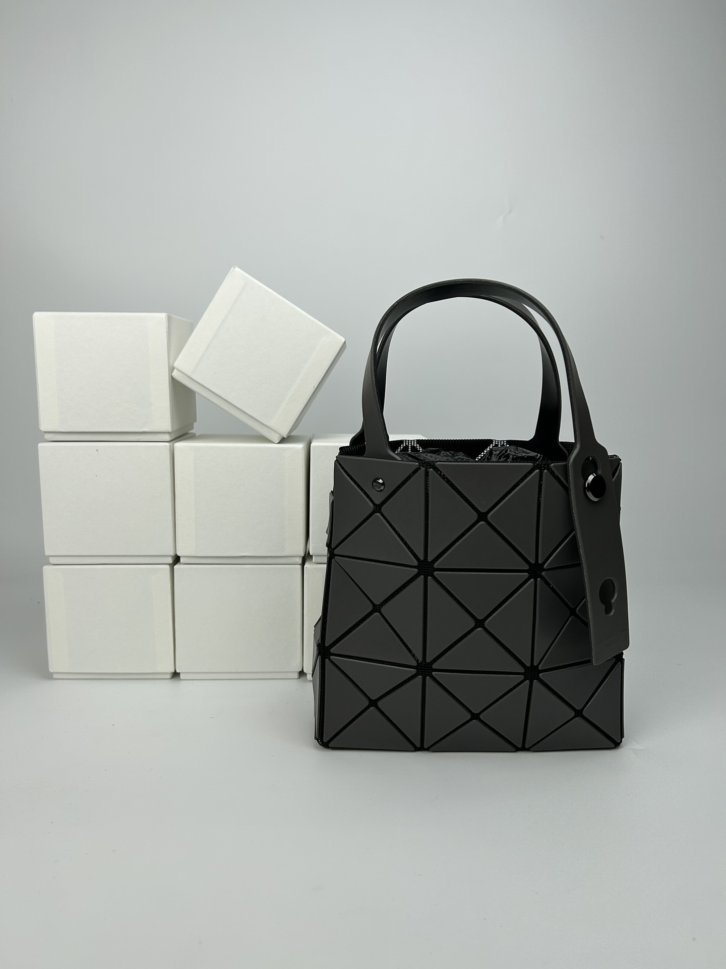 Issey Miyake ～全新的三宅一生 CARAT系列
