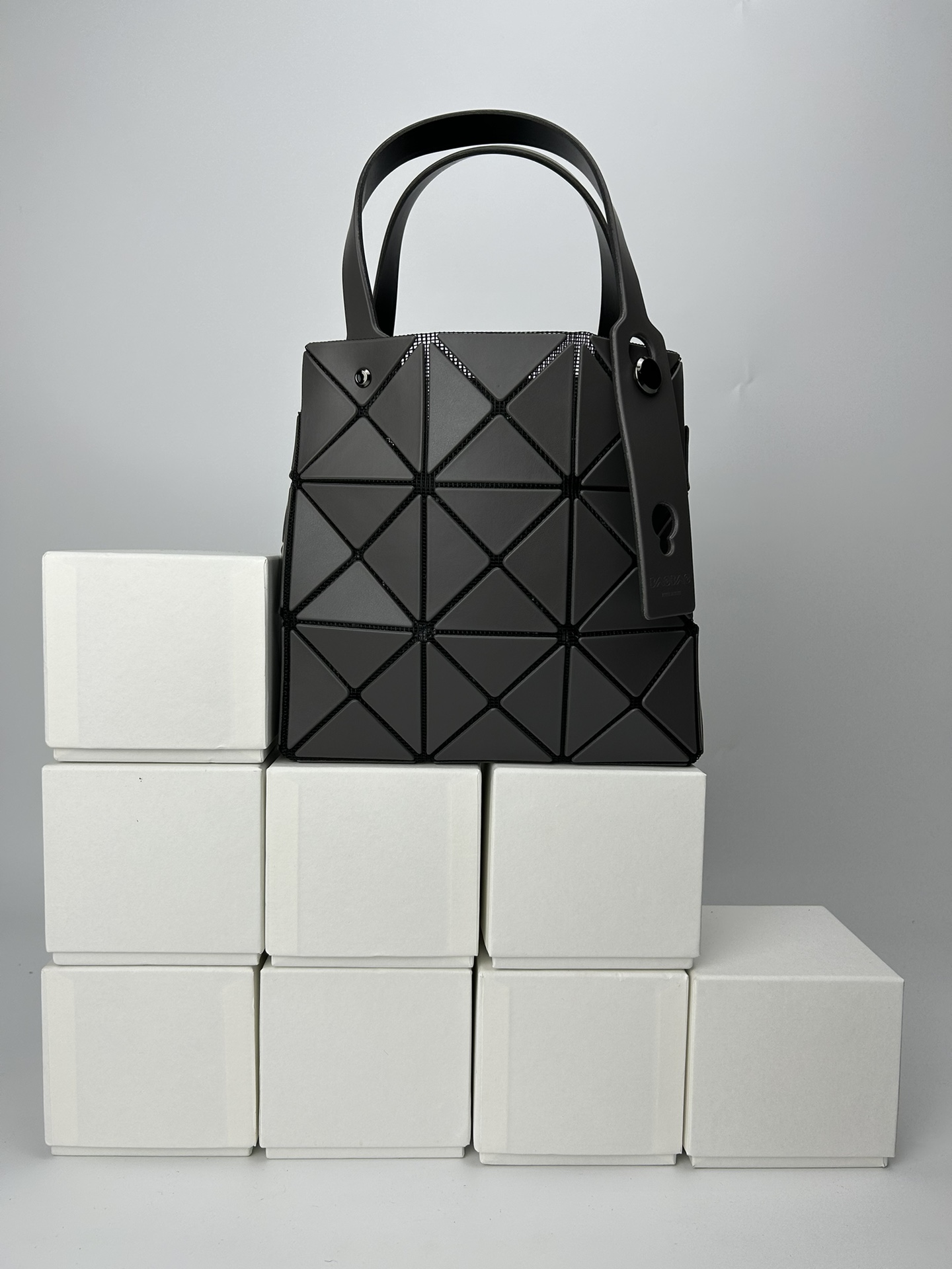 Issey Miyake ～全新的三宅一生 CARAT系列