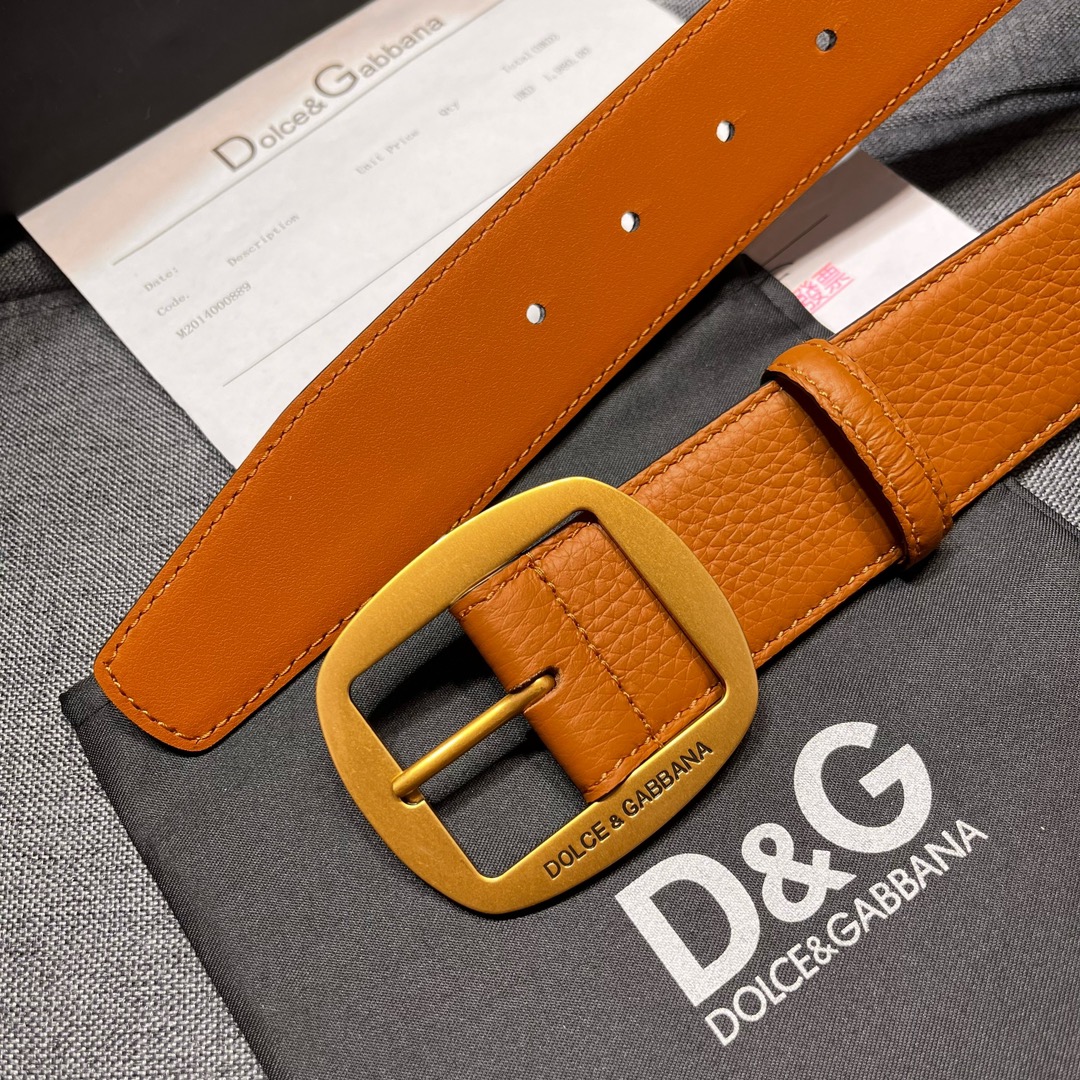    DG。宽.4.0cm  Dolce&Gabbana 新款 Re-Edition 时装秀是一次回归品