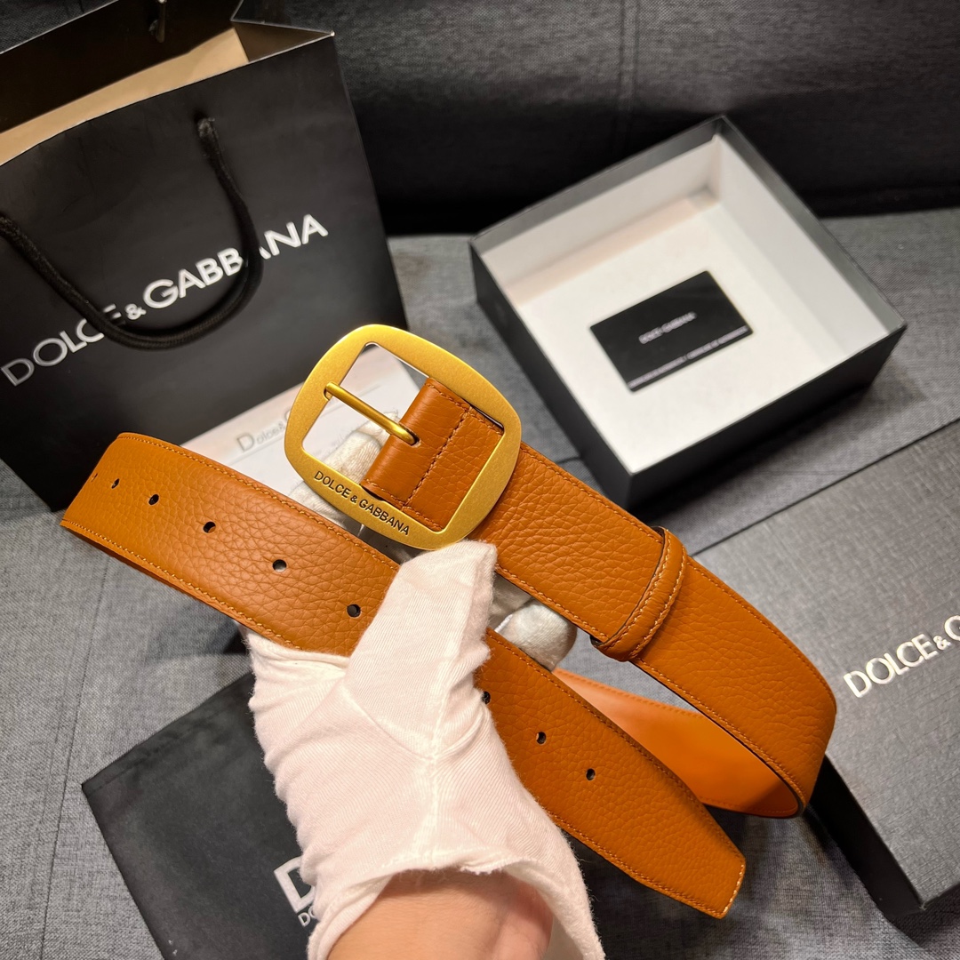    DG。宽.4.0cm  Dolce&Gabbana 新款 Re-Edition 时装秀是一次回归品