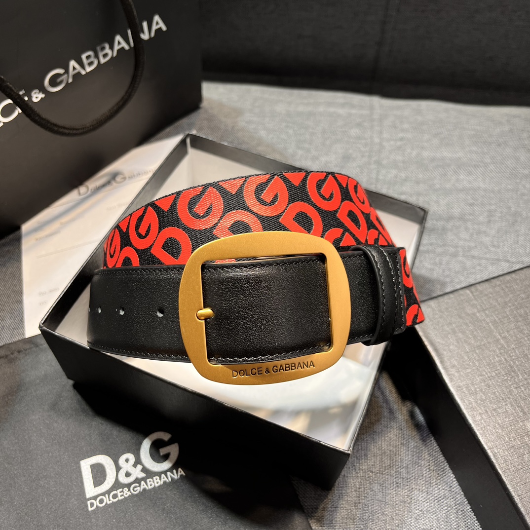     DG。宽.4.0cm  Dolce&Gabbana 新款 Re-Edition 时装秀是一次回归