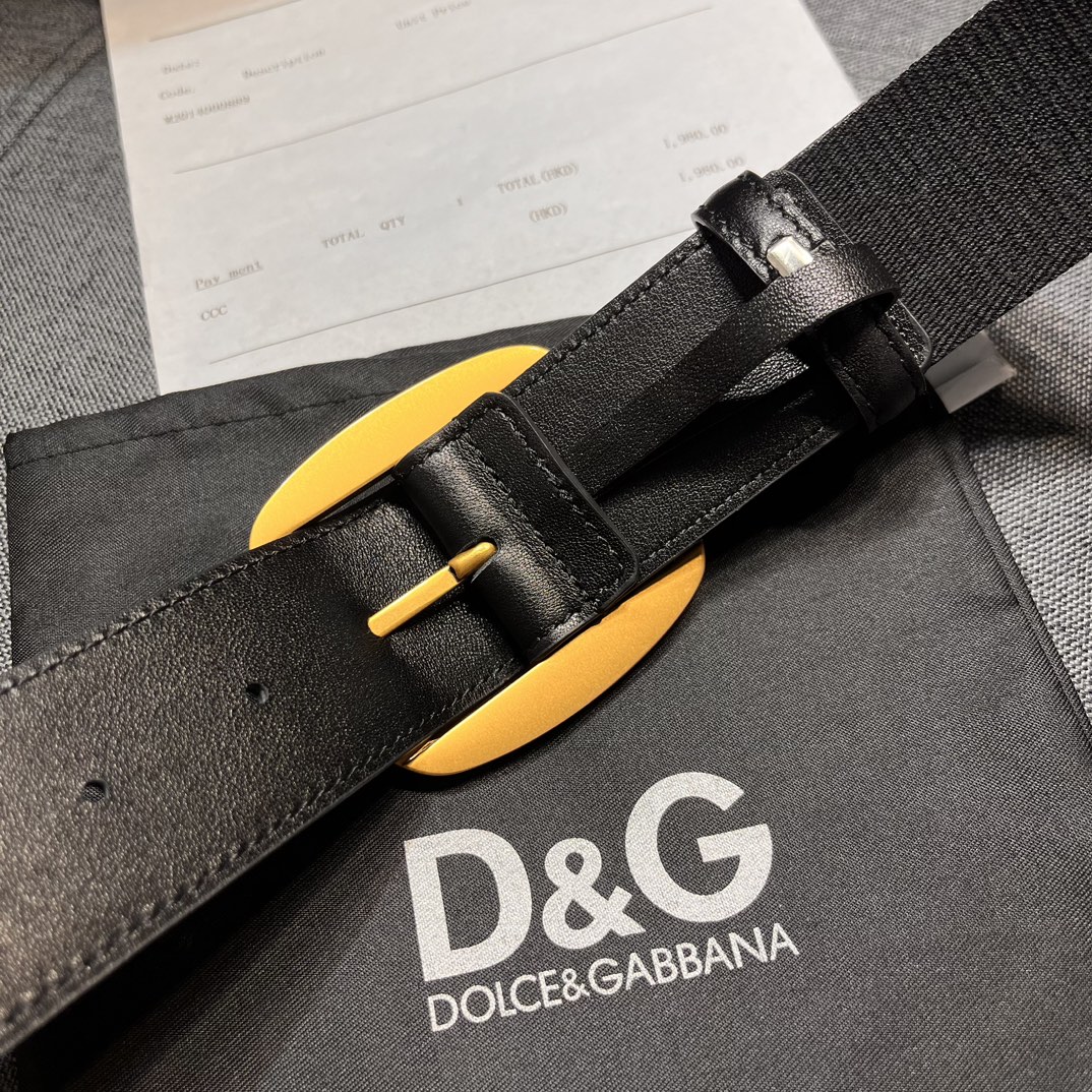     DG。宽.4.0cm  Dolce&Gabbana 新款 Re-Edition 时装秀是一次回归