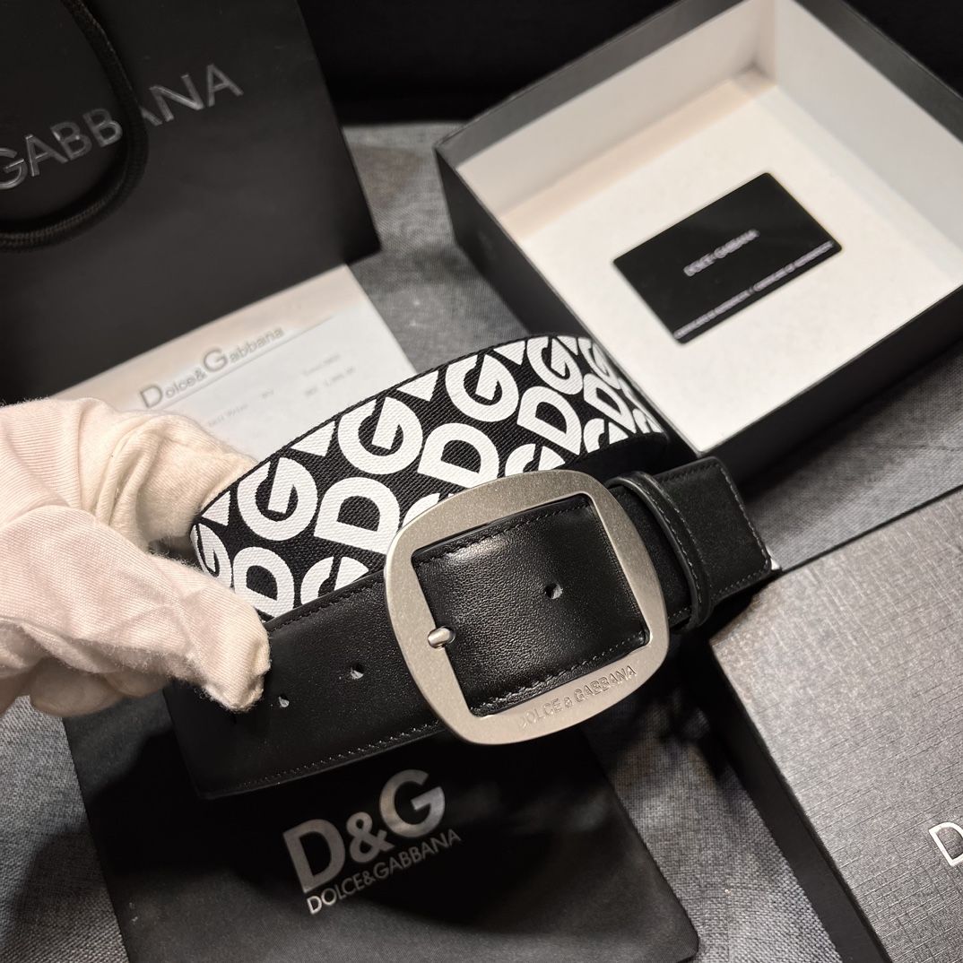     DG。宽.4.0cm  Dolce&Gabbana 新款 Re-Edition 时装秀是一次回归