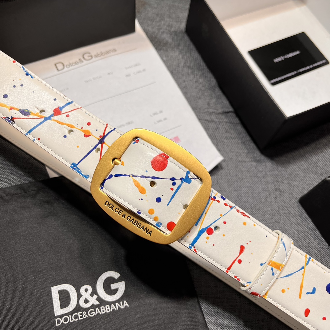   DG。宽.4.0cm  Dolce&Gabbana 新款 Re-Edition 时装秀是一次回归品牌